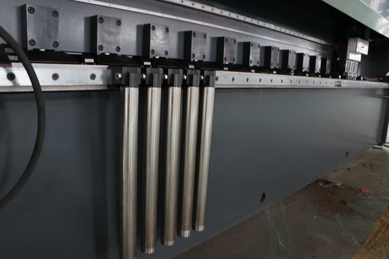 CNC металлического листа отрезал машину 1250x6000Mm, УЛЬТРАФИОЛЕТОВОЕ машина 0.4mm вертикали v калибруя