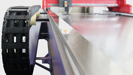 Более плоское стороны 2 Drictions машины 4 CNC v вырезывания калибруя 8,5 KW